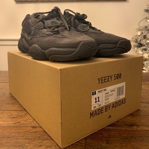 Yeezy Boost 500 blacks size 12.5 DS